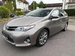 Gebraucht 2013 Toyota Auris Touring Sports Life+ Kombi | 8.390 € (Guter Preis)