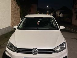 Weiß Gebraucht 2016 VW Golf VII Limousine | 12.000 € (Etwas zu teuer)