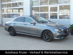 Grau Gebraucht 2018 Mercedes E200 Limousine | 29.990 € (Fairer Preis)