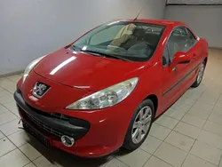 Rot Gebraucht 2008 Peugeot 207 CC Sport Cabrio | 2.400 € (Guter Preis)