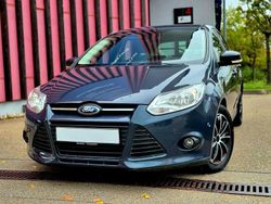 Grau Gebraucht 2013 Ford Focus Champions Edition Limousine | 6.490 € (Fairer Preis)