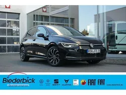 Deep black perleffekt (metallic) Gebraucht 2023 VW Golf VIII Move Limousine | 26.990 € (Fairer Preis)