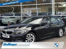 Schwarz (metallic) Gebraucht 2022 BMW 320 Advantage Kombi | 27.480 € (Guter Preis)