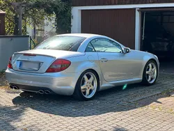 Silber Gebraucht 2005 Mercedes SLK200 AMG Cabrio | 11.300 €