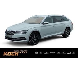 Moonweiss metallic Gebraucht 2024 Skoda Superb Style Kombi | 36.429 € (Etwas zu teuer)