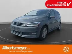 Grau Gebraucht 2024 VW Touran Highline Van / Kleinbus | 40.700 € (Teuer)