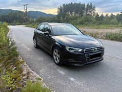 Schwarz Gebraucht 2014 Audi A3 Sportback Ambiente Kombi | 10.790 € (Fairer Preis)