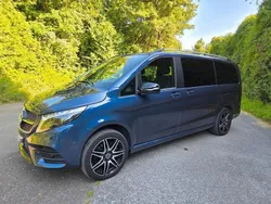 Blau Gebraucht 2024 Mercedes V250 Van / Kleinbus | 61.600 € (Fairer Preis)