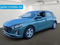 Grün Neu 2025 Hyundai i20 Select Limousine | 21.990 € (Fairer Preis)