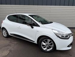 Weiß Gebraucht 2015 Renault Clio IV LIMITED Kleinwagen | 10.500 € (Etwas zu teuer)