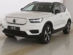 Crystal white pearl Gebraucht 2022 Volvo XC40 Plus SUV | 35.900 € (Fairer Preis)