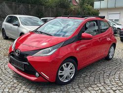 Super red v Gebraucht 2014 Toyota Aygo X-wave Kleinwagen | 9.800 € (Fairer Preis)