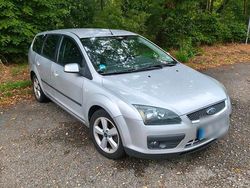Silber Gebraucht 2006 Ford Focus Kombi | 1.500 €