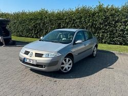 Silber Gebraucht 2006 Renault Mégane II Limousine | 2.999 €