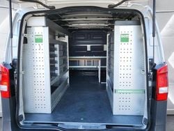 Silber Gebraucht 2022 Mercedes Vito Van / Kleinbus | 27.900 € (Guter Preis)