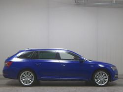 Blau Gebraucht 2021 Skoda Superb LAURIN & KLEMENT Kombi | 19.980 € (Superpreis)