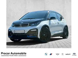 Weiß Gebraucht 2021 BMW i3 Kleinwagen | 23.800 € (Teuer)