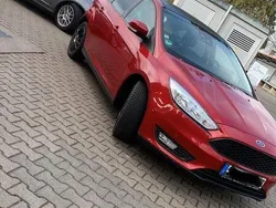 Rot Gebraucht 2015 Ford Focus Titanium Kombi | 6.850 € (Guter Preis)