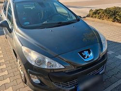 Grau Gebraucht 2010 Peugeot 308 Kombi | 2.700 € (Etwas zu teuer)