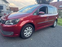 Rot Gebraucht 2011 VW Touran Comfortline Van / Kleinbus | 5.990 € (Superpreis)