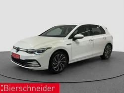 Weiss Gebraucht 2023 VW Golf VIII Style Limousine | 27.950 € (Fairer Preis)