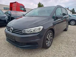 Grau Gebraucht 2019 VW Touran Comfortline Van / Kleinbus | 17.499 € (Guter Preis)