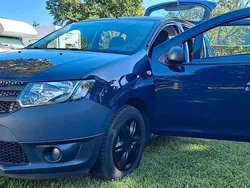 Blau Gebraucht 2017 Dacia Sandero Essentiel Kleinwagen | 3.800 €