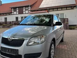 Silber Gebraucht 2008 Skoda Fabia Kleinwagen | 1.750 € (Etwas zu teuer)