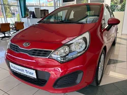 Rot Gebraucht 2013 Kia Rio Edition 7 Limousine | 4.490 € (Guter Preis)