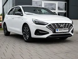 Atlas white Gebraucht 2024 Hyundai i30 Advantage Limousine | 21.490 € (Guter Preis)