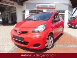 Rot Gebraucht 2009 Toyota Aygo Kleinwagen | 1.950 € (Superpreis)