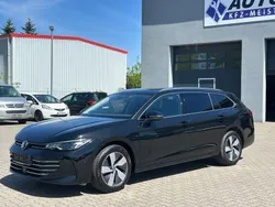 Schwarz Gebraucht 2024 VW Passat Business Kombi | 33.980 € (Fairer Preis)