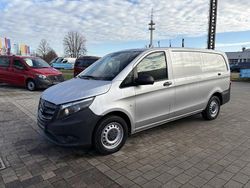 Brillantsilber metallic Gebraucht 2021 Mercedes Vito Van | 27.810 € (Superpreis)