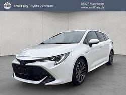 Schneeweiß Gebraucht 2021 Toyota Corolla Team Kombi | 22.990 € (Guter Preis)
