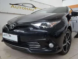 Schwarz Gebraucht 2018 Toyota Auris Team Kombi | 9.600 € (Guter Preis)