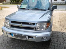 Grau Gebraucht 2005 Mitsubishi Pajero SUV | 8.300 € (Fairer Preis)
