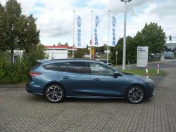 Blau Gebraucht 2025 Ford Focus ST-Line X Limousine | 29.990 € (Fairer Preis)