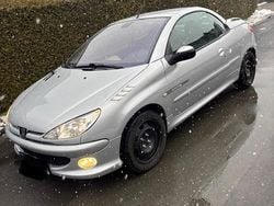 Silber Gebraucht 2004 Peugeot 206 CC Cabrio | 999 €