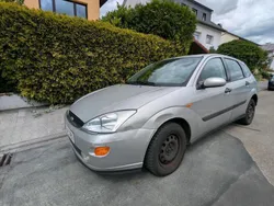 Silber Gebraucht 2000 Ford Focus Limousine | 800 € (Guter Preis)