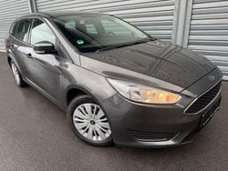Grau Gebraucht 2017 Ford Focus Kombi | 7.599 € (Guter Preis)