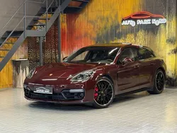 Rot Gebraucht 2019 Porsche Panamera Sport Turismo Limousine | 61.900 € (Fairer Preis)