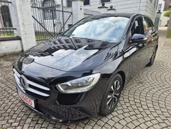 Schwarz Gebraucht 2022 Mercedes B180 Van / Kleinbus | 19.499 € (Superpreis)