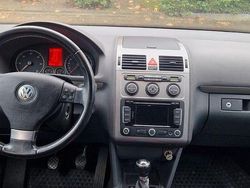 Grau Gebraucht 2009 VW Touran Freestyle Van / Kleinbus | 3.800 € (Fairer Preis)