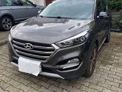 Grau Gebraucht 2018 Hyundai Tucson Style SUV | 17.990 € (Fairer Preis)