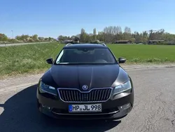 Braun Gebraucht 2016 Skoda Superb LAURIN & KLEMENT Kombi | 11.800 € (Teuer)