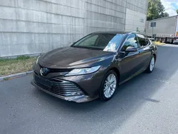 Gebraucht 2021 Toyota Camry Hybrid Executive Limousine | 26.999 €