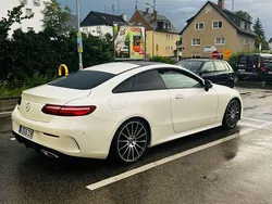 Weiß Gebraucht 2017 Mercedes E300 AMG line Coupé | 29.800 € (Fairer Preis)
