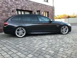 Grau Gebraucht 2014 BMW 530 M Sport Kombi | 22.500 €
