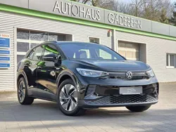 Grenadillschwarz metallic Gebraucht 2025 VW ID.4 Pro Performance SUV | 38.490 € (Guter Preis)