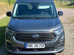 Grau Gebraucht 2023 Ford Tourneo Titanium Van / Kleinbus | 28.200 € (Guter Preis)